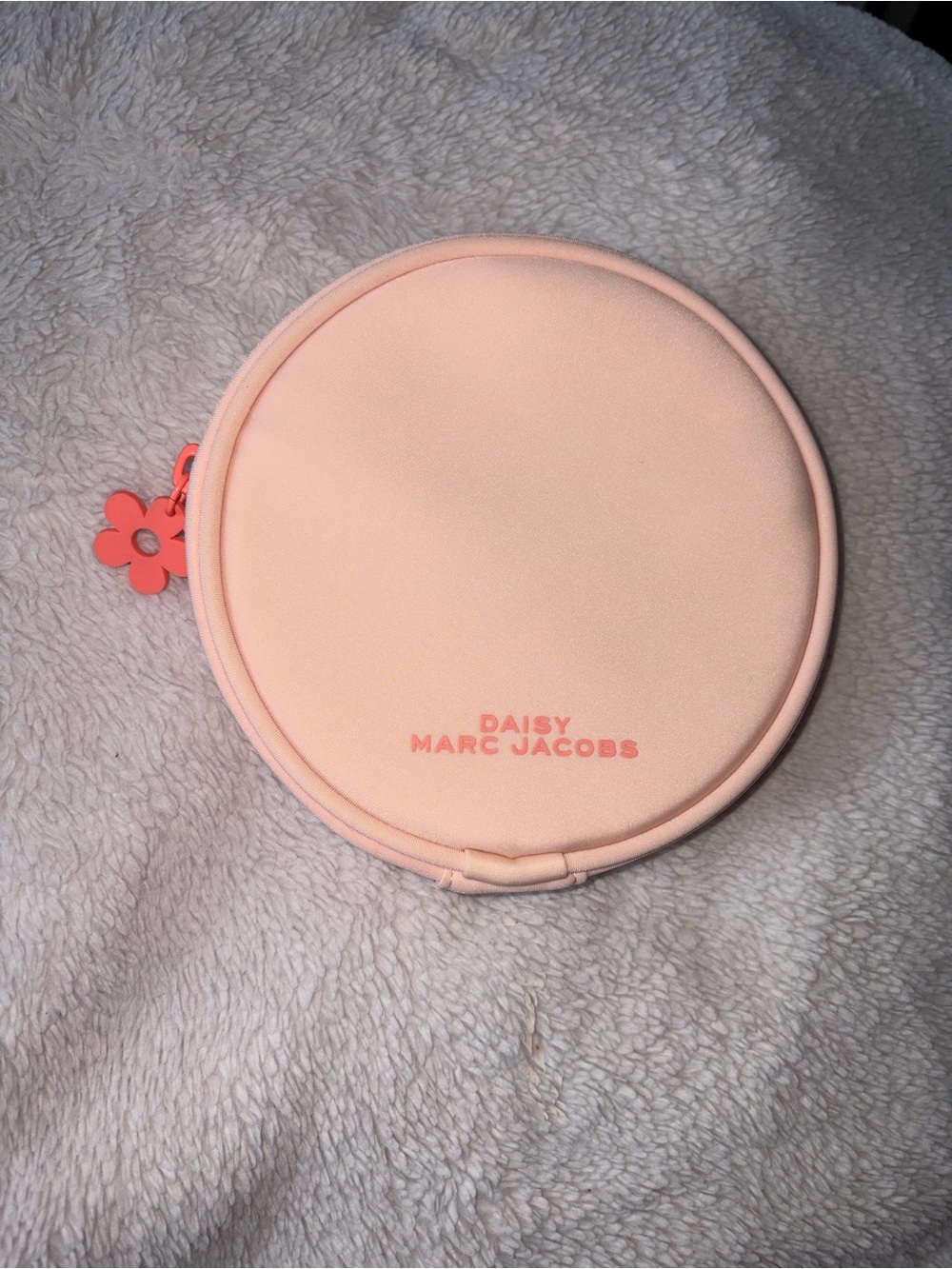 Marc Jacobs Daisy Round Peach Cosmetic Case